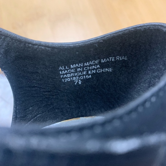 Aggies Heels Women’s Size 7.5 Black Closed Toe Buckled Strap Block Heel 1.75” - Picture 7 of 8